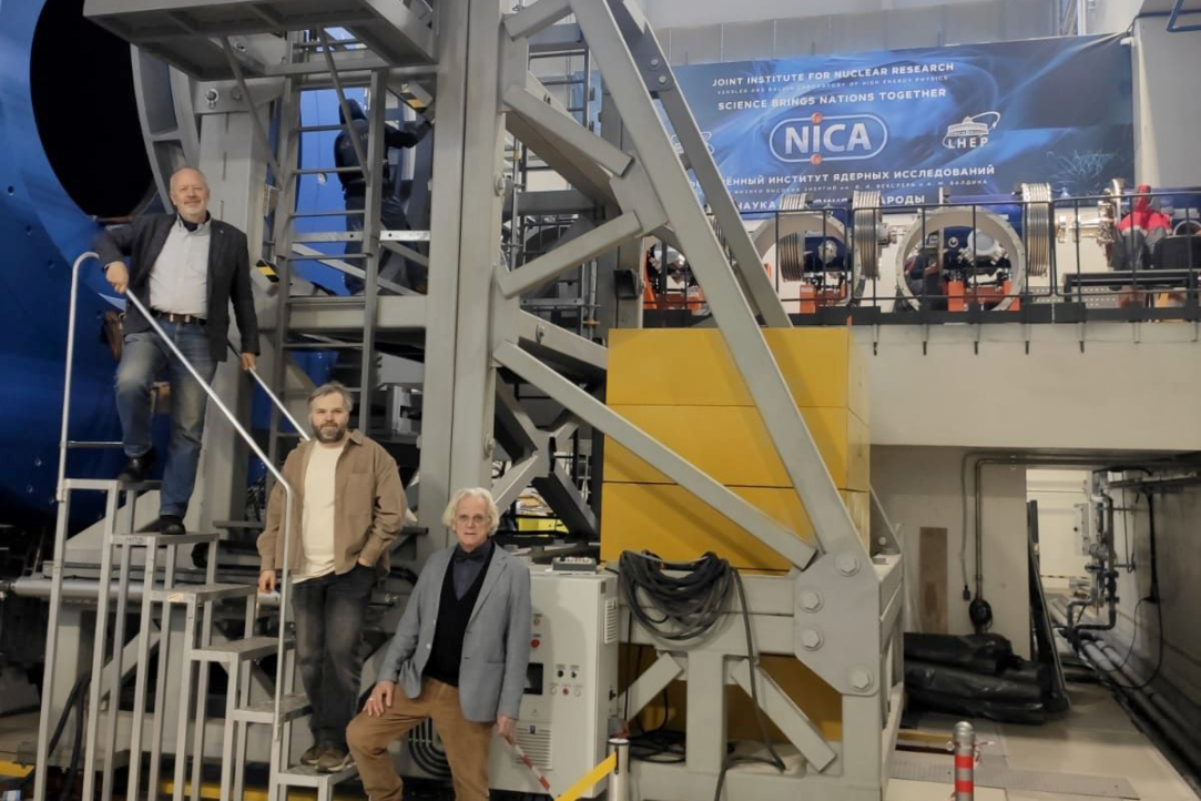 Illustration for news: Megascience, AI, and Supercomputers: HSE Expands Cooperation with JINR