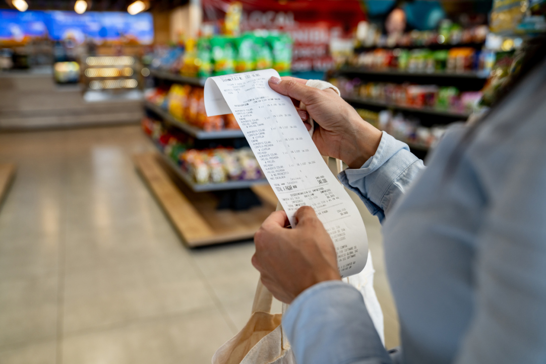 Illustration for news: How the Brain Responds to Prices: Scientists Discover Neural Marker for Price Perception