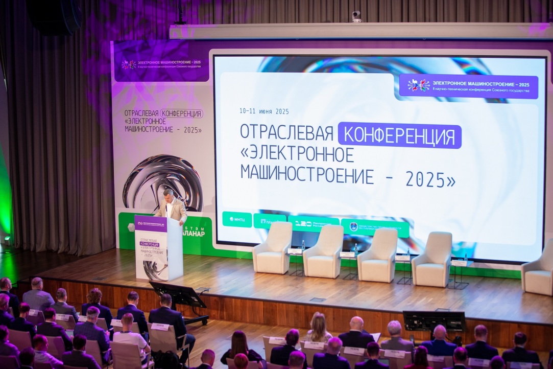 Иллюстрация к новости: НИУ ВШЭ и АО «Нанотроника» запускают стратегическое партнерство в области электронного машиностроения